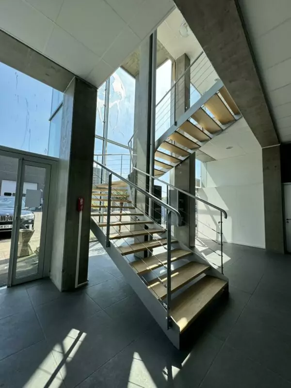 intérieur d'une location de bureau à Saint-Sauveur