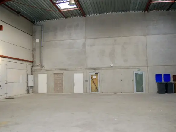 intérieur d'un atelier en location à beauvais